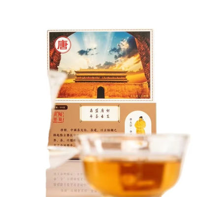 Handgemaakte aangepaste thee met een rijke gouden bloem aroma en zachte geur
