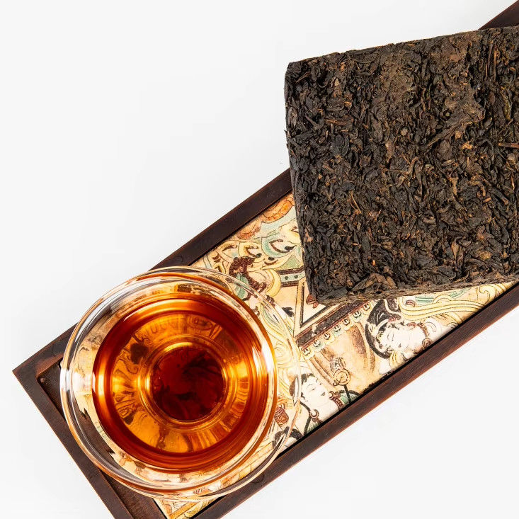 Warme Chinese traditionele zwarte thee verteringsthee met een oud productieproces en geselecteerde natuurlijke grondstoffen